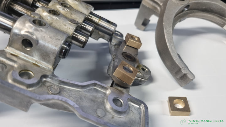 MX-5 / Miata NC / RX-8 Schaltgetriebe (MT6) Schaltsteuerungsbuchse